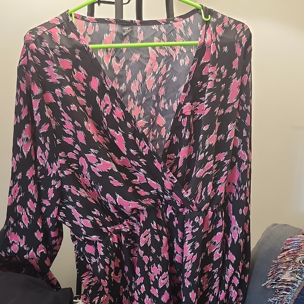 SHEIN Black and Pink Patterned Top